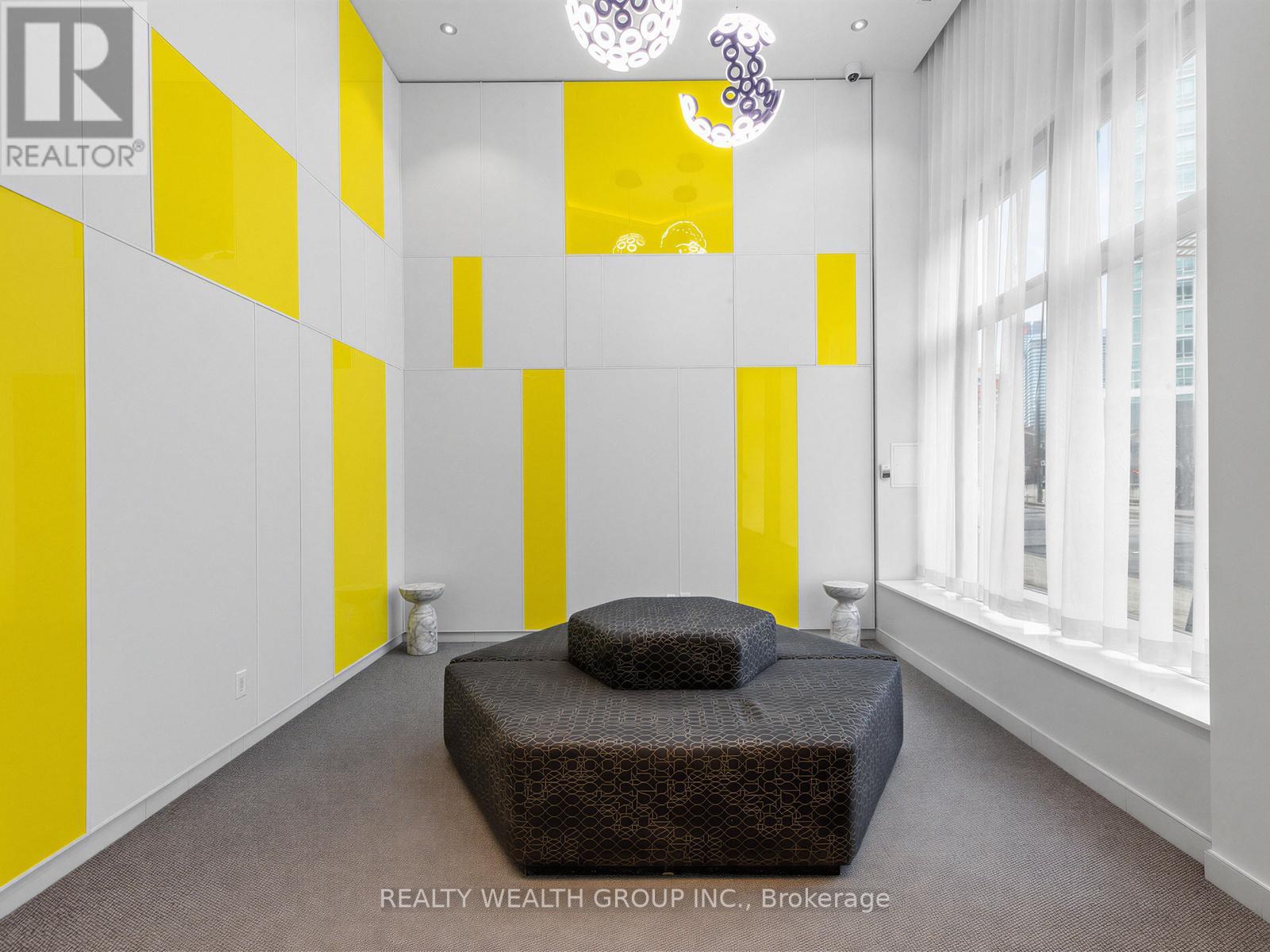 159 Wellesley Street E, Toronto, Ontario M4Y 1J4 - Photo 3 - C12968874