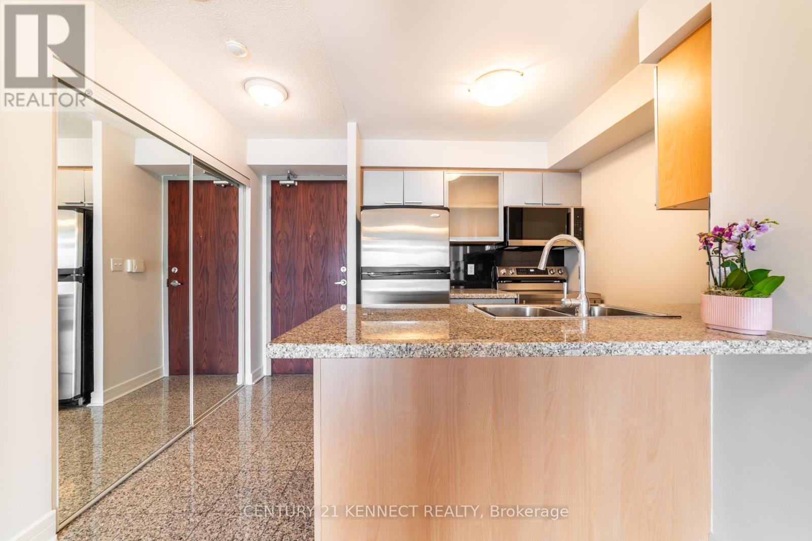 1710 - 16 Harrison Garden Boulevard, Toronto, Ontario M2N 7J6 - Photo 2 - C12968904