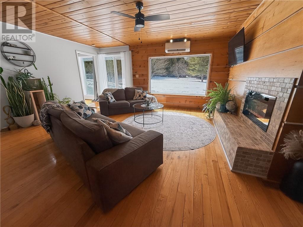 1 Wright Street S, Manitoulin Island, Ontario  P0P 1H0 - Photo 17 - 2127028