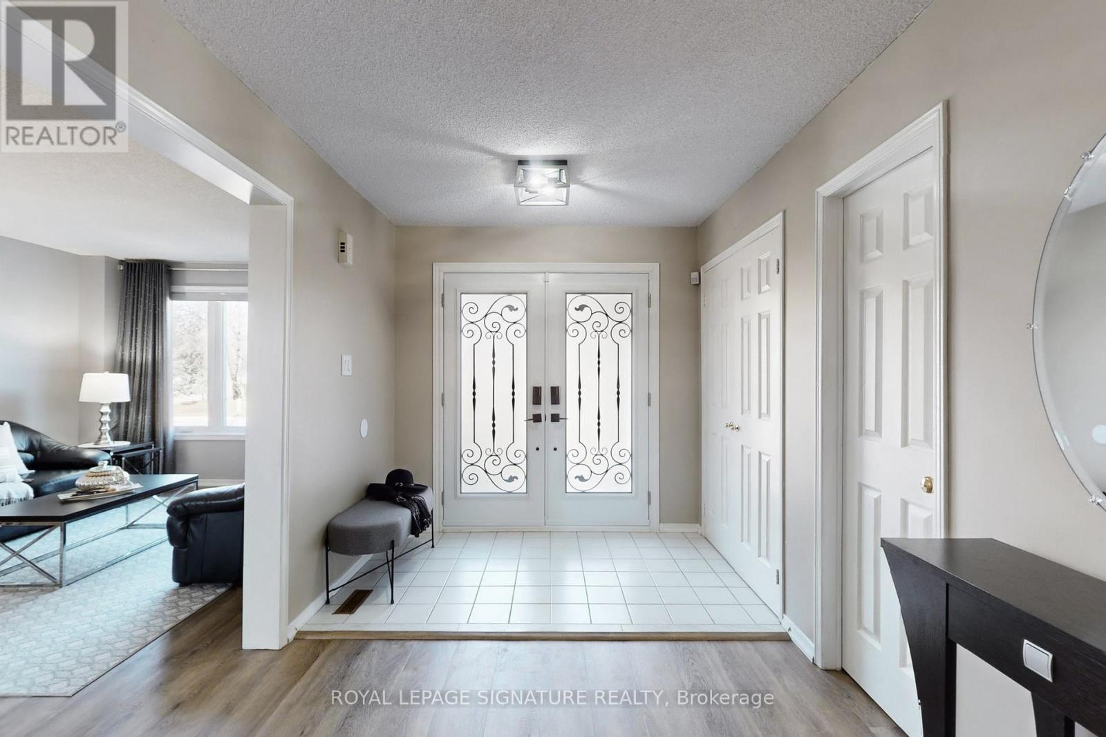 22 Winter Court, Whitby, Ontario  L1N 8Y2 - Photo 2 - E12968806