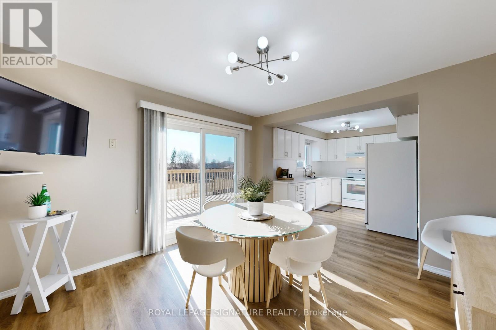 22 Winter Court, Whitby, Ontario  L1N 8Y2 - Photo 5 - E12968806