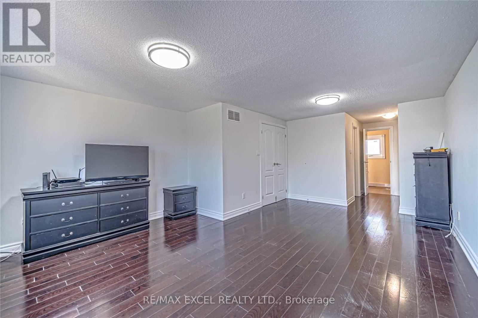 Upper - 47 Whiteleaf Crescent, Toronto, Ontario  M1V 3G1 - Photo 18 - E12968818