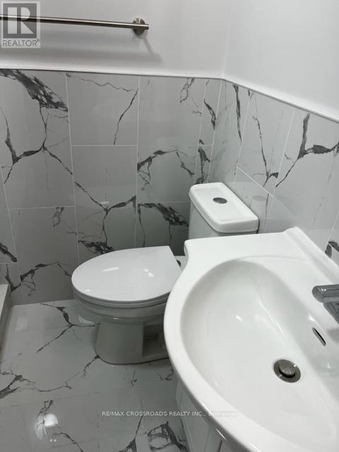 2704 Danforth Avenue, Toronto, Ontario  M4C 1L7 - Photo 11 - E12968846