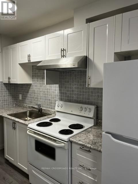 2704 Danforth Avenue, Toronto, Ontario  M4C 1L7 - Photo 4 - E12968846