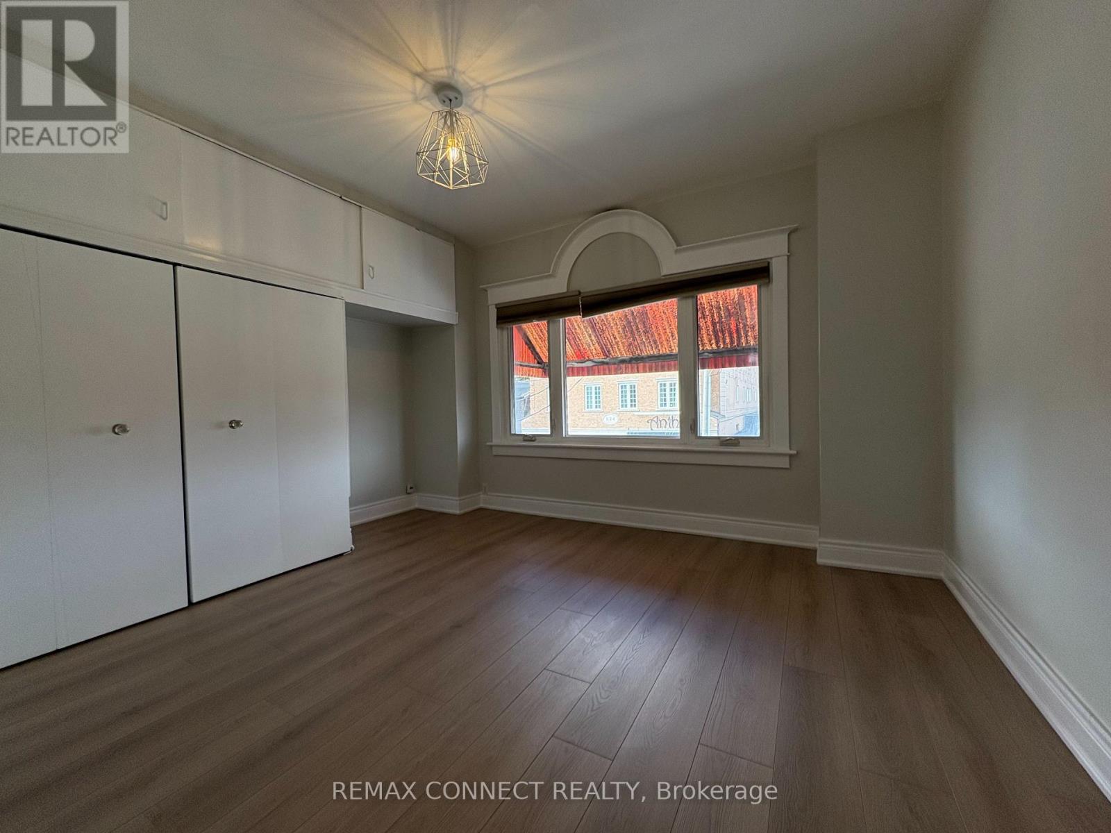 Upper - 847 Pape Avenue, Toronto, Ontario  M4K 3T7 - Photo 5 - E12968914