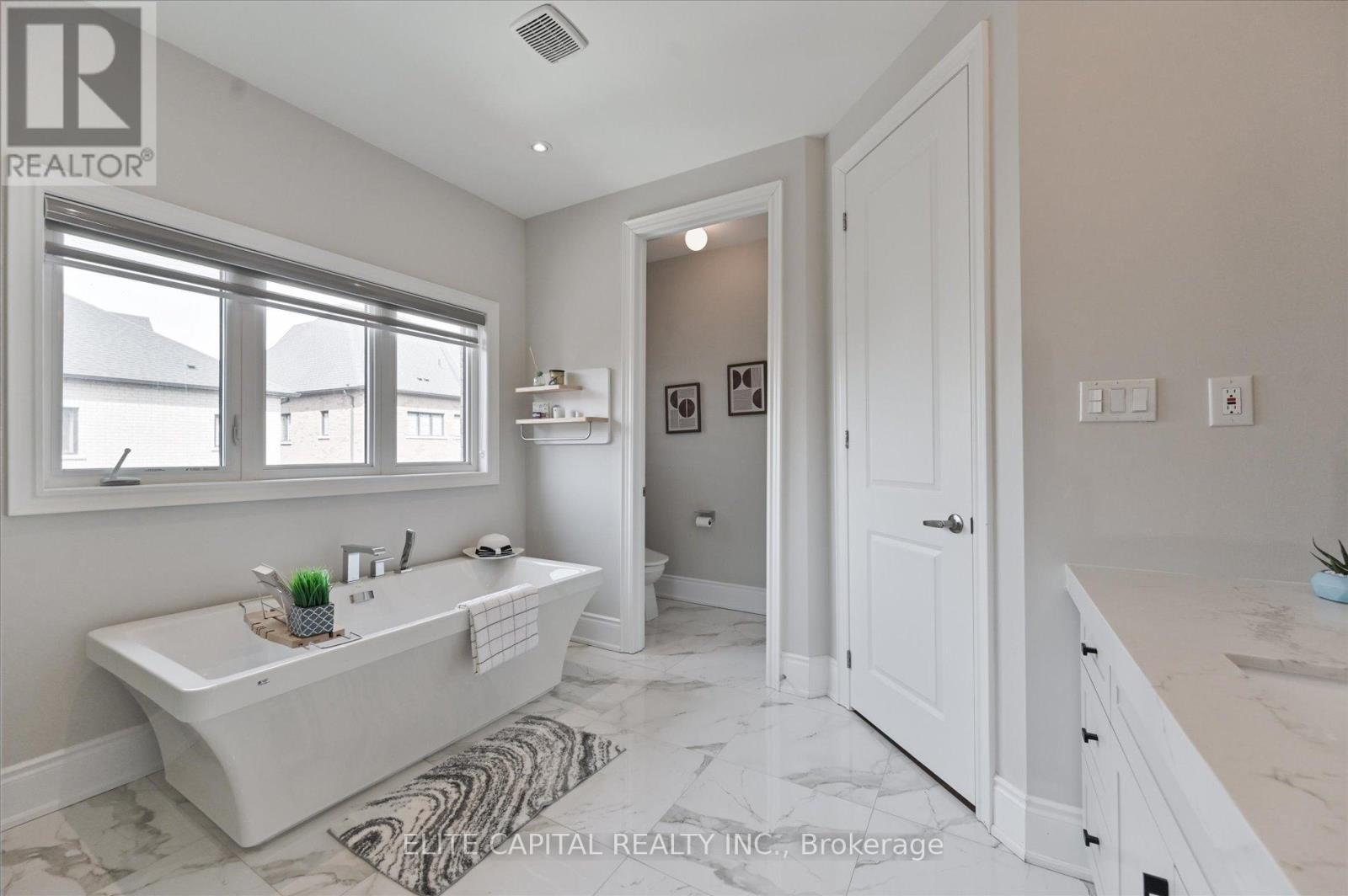 18 Rotondo Crescent, Vaughan, Ontario  L4H 4L9 - Photo 15 - N12968786