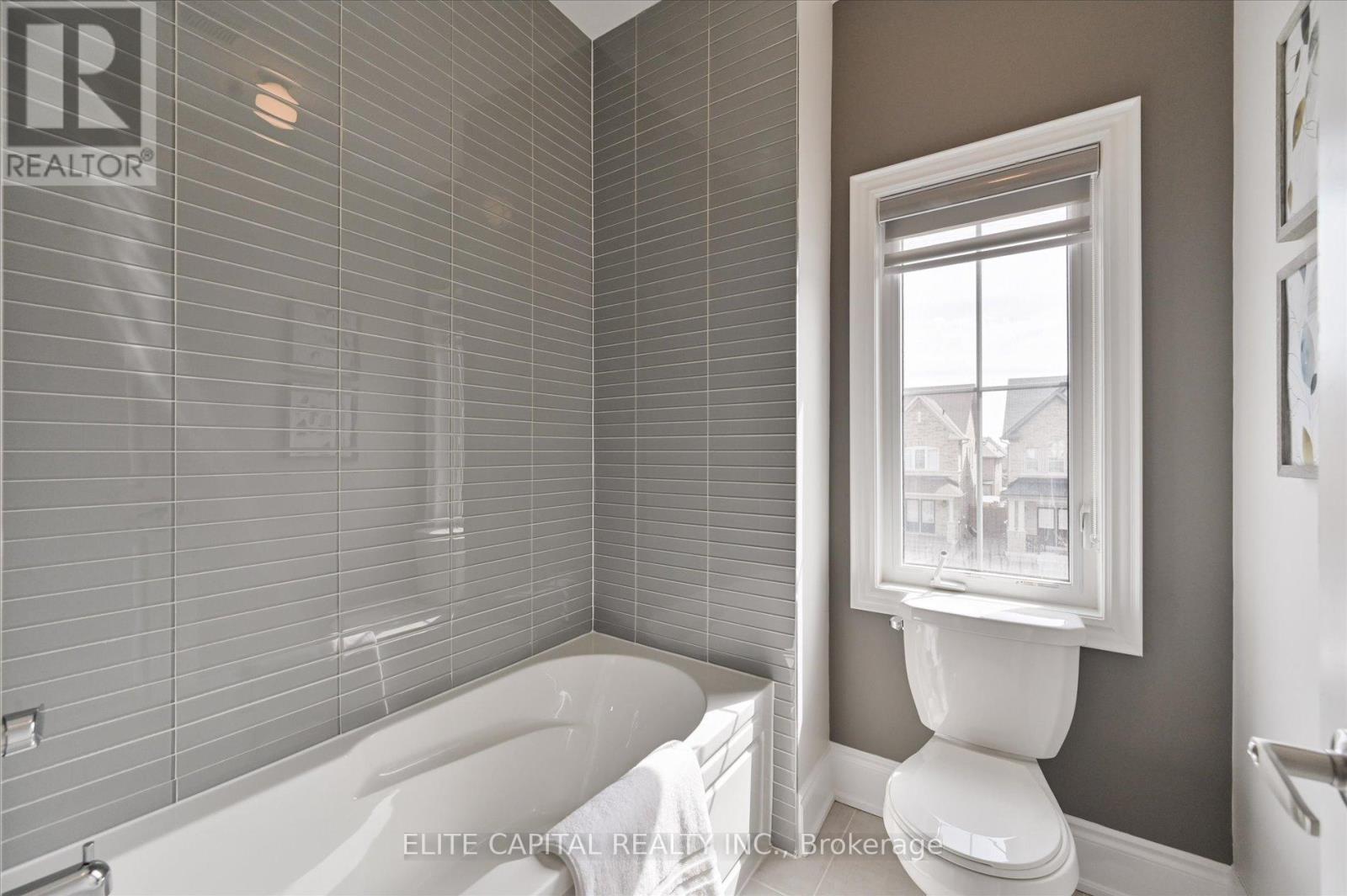 18 Rotondo Crescent, Vaughan, Ontario  L4H 4L9 - Photo 20 - N12968786