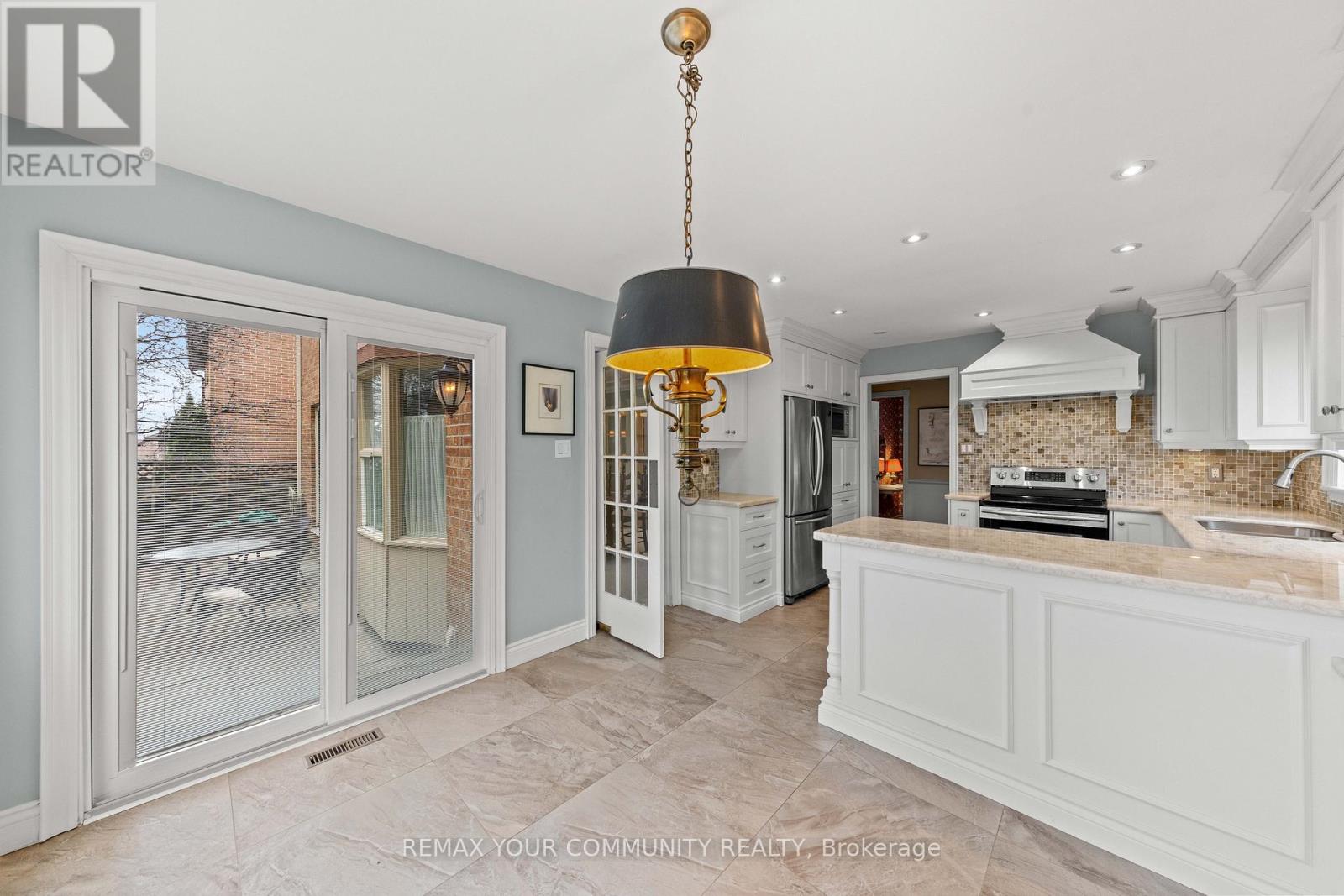 42 Houseman Crescent, Richmond Hill, Ontario  L4C 7R8 - Photo 25 - N12968896