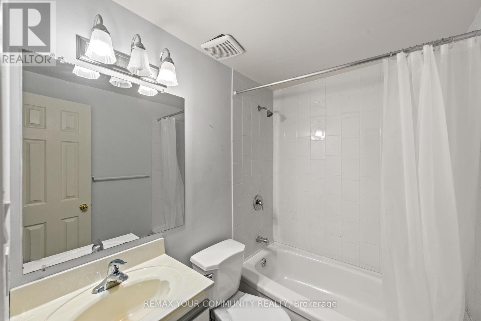 42 Houseman Crescent, Richmond Hill, Ontario  L4C 7R8 - Photo 42 - N12968896