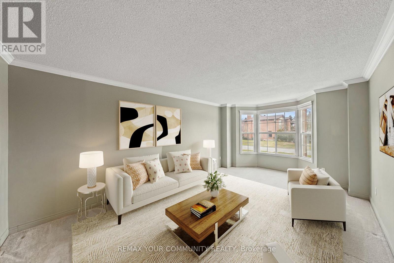 42 Houseman Crescent, Richmond Hill, Ontario  L4C 7R8 - Photo 5 - N12968896