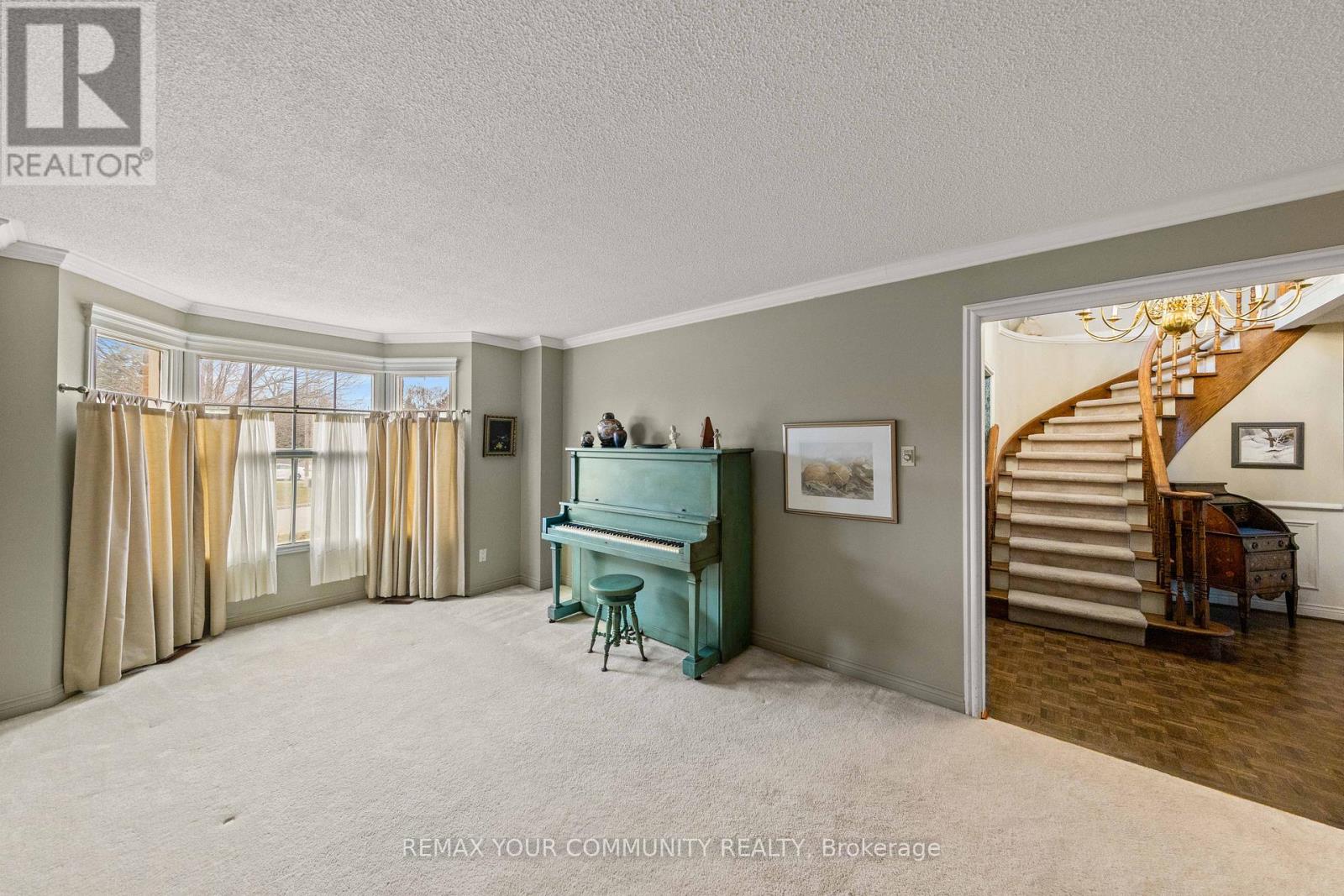 42 Houseman Crescent, Richmond Hill, Ontario  L4C 7R8 - Photo 7 - N12968896