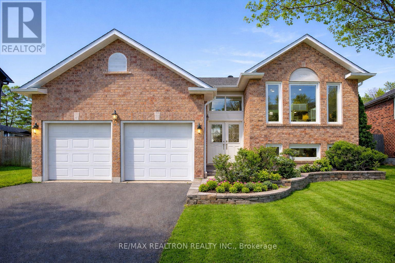 43 Kingsgate Crescent, East Gwillimbury, Ontario  L0G 1M0 - Photo 1 - N12968912