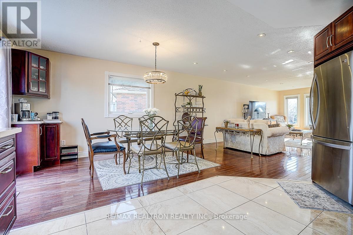 43 Kingsgate Crescent, East Gwillimbury, Ontario  L0G 1M0 - Photo 11 - N12968912