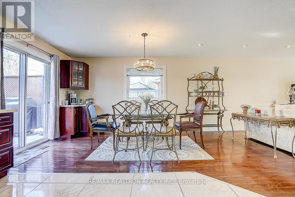 43 Kingsgate Crescent, East Gwillimbury, Ontario  L0G 1M0 - Photo 12 - N12968912