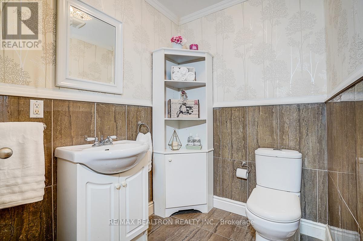 43 Kingsgate Crescent, East Gwillimbury, Ontario  L0G 1M0 - Photo 13 - N12968912