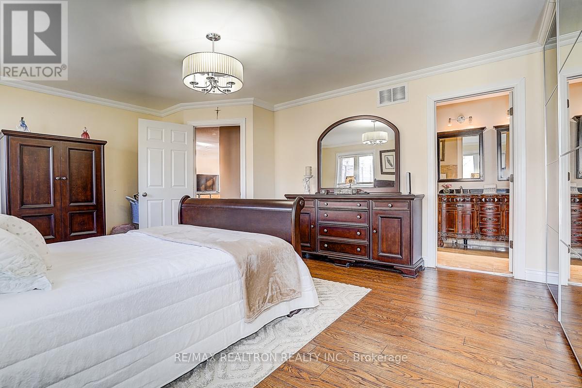 43 Kingsgate Crescent, East Gwillimbury, Ontario  L0G 1M0 - Photo 16 - N12968912