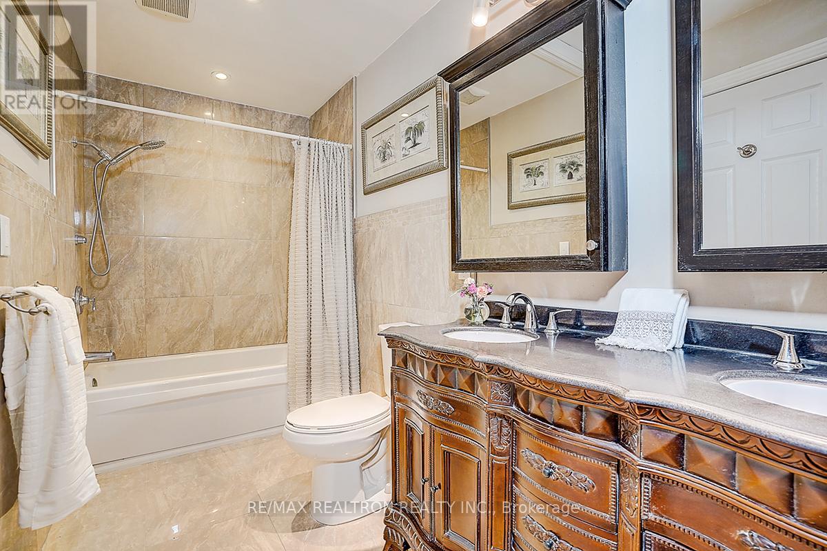 43 Kingsgate Crescent, East Gwillimbury, Ontario  L0G 1M0 - Photo 18 - N12968912