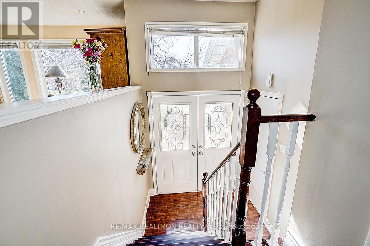 43 Kingsgate Crescent, East Gwillimbury, Ontario  L0G 1M0 - Photo 2 - N12968912