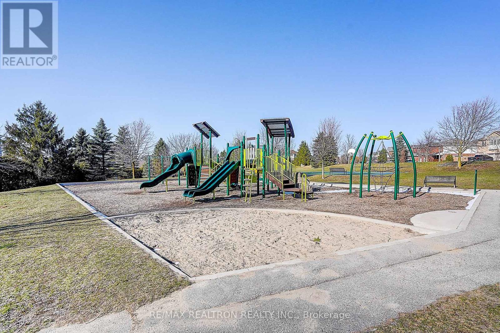 43 Kingsgate Crescent, East Gwillimbury, Ontario  L0G 1M0 - Photo 31 - N12968912