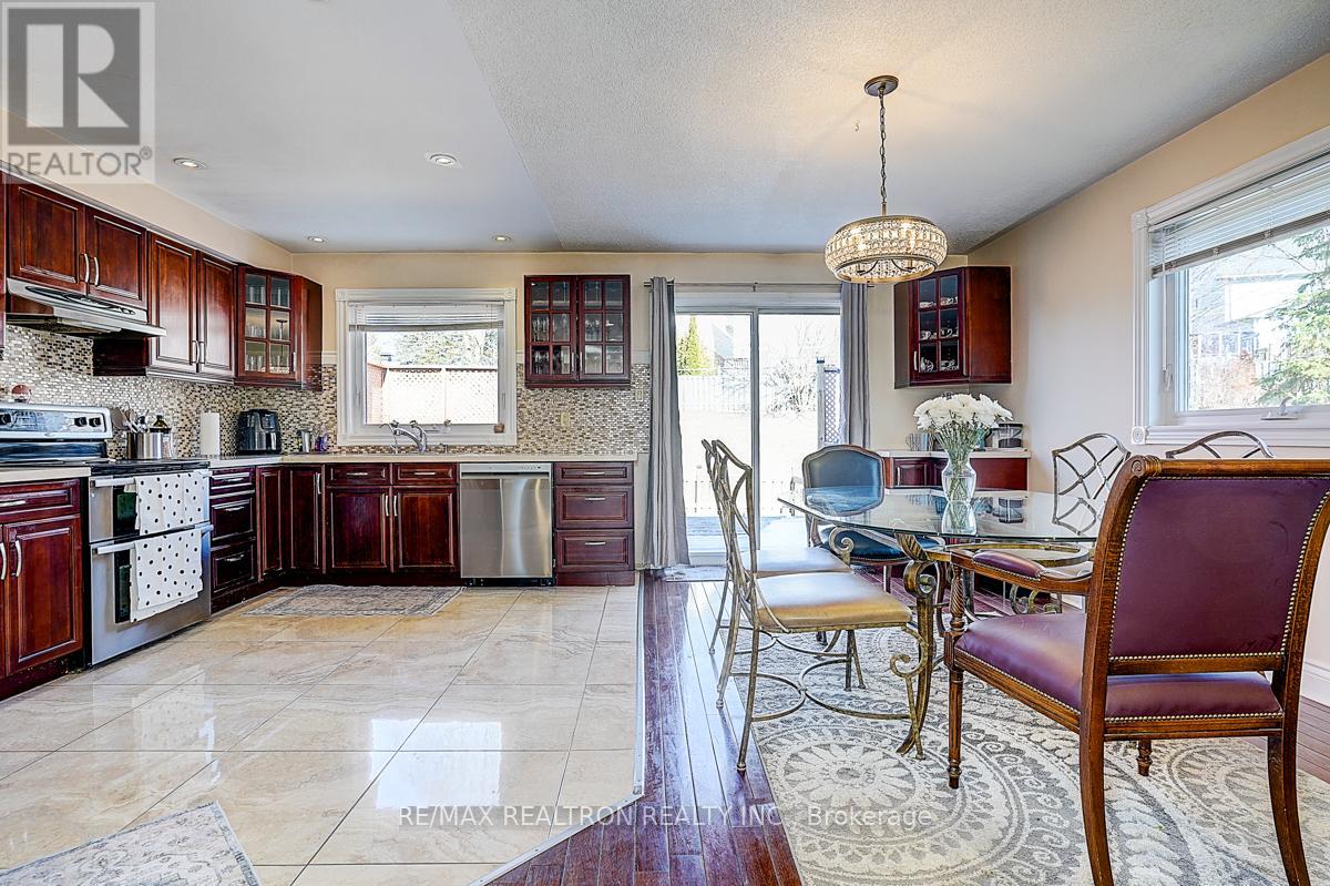 43 Kingsgate Crescent, East Gwillimbury, Ontario  L0G 1M0 - Photo 8 - N12968912