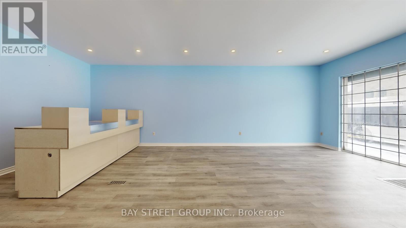 101 - 66 Maple Avenue, Barrie (City Centre), Ontario L4N 1R8 - Photo 12 - S12968922