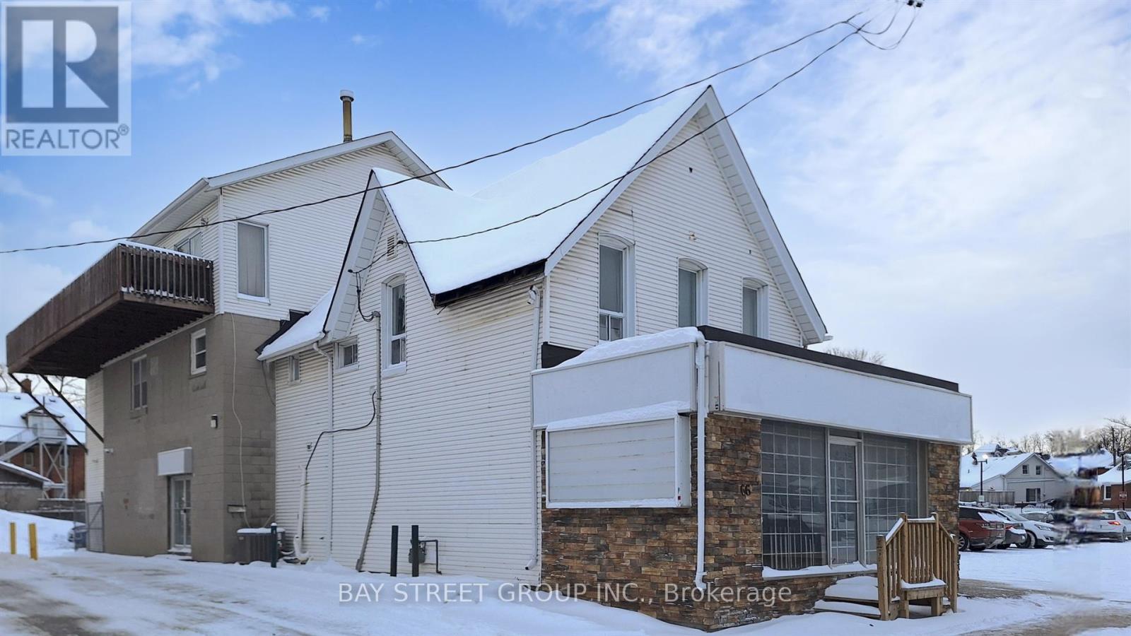 101 - 66 Maple Avenue, Barrie (City Centre), Ontario L4N 1R8 - Photo 3 - S12968922