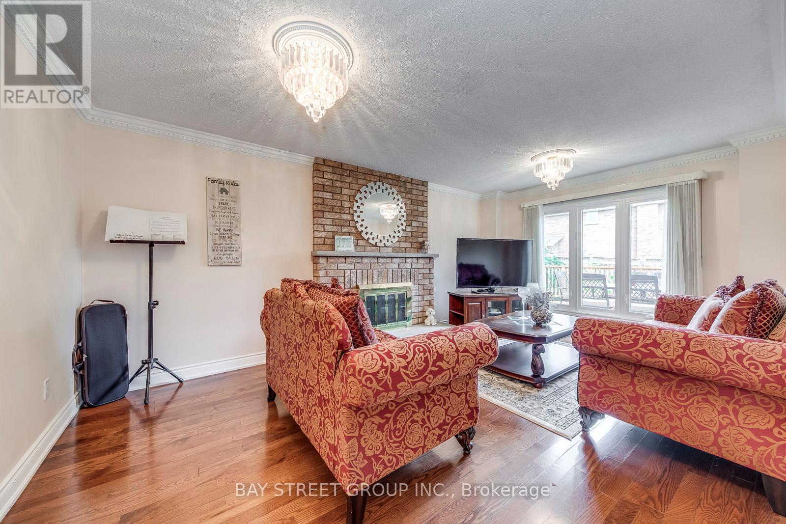 1394 Peartree Circle, Oakville, Ontario  L6M 2J1 - Photo 16 - W12968792