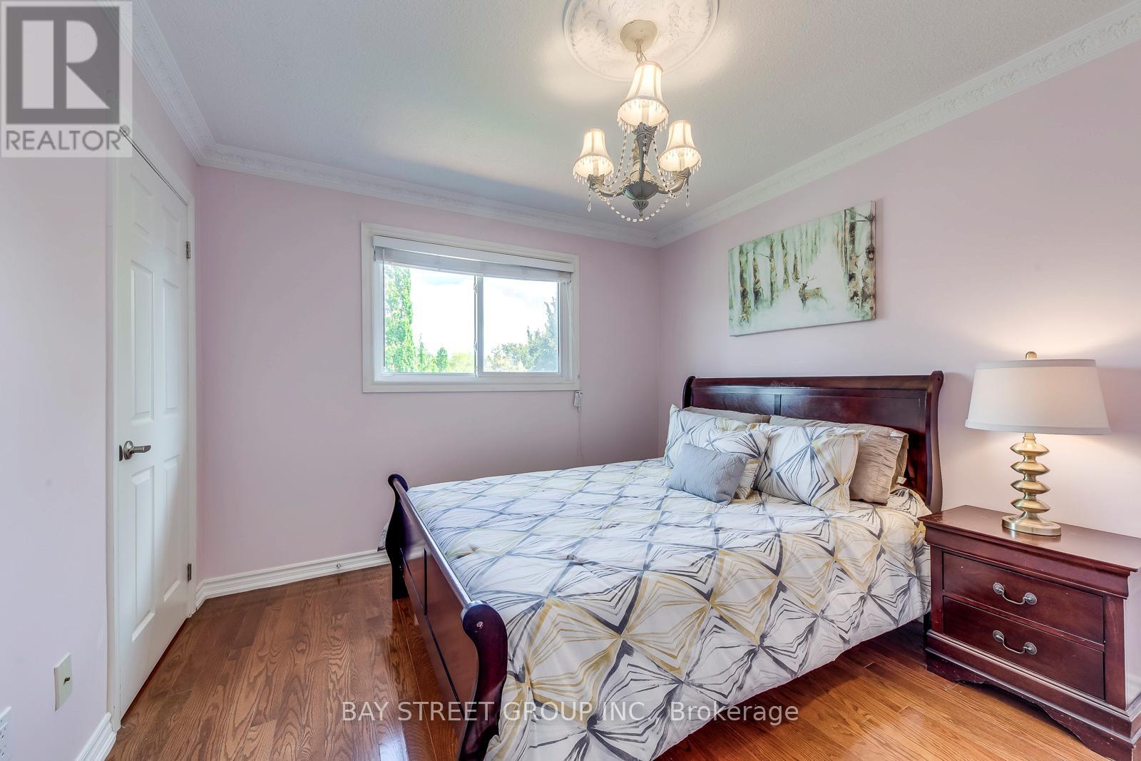 1394 Peartree Circle, Oakville, Ontario  L6M 2J1 - Photo 34 - W12968792