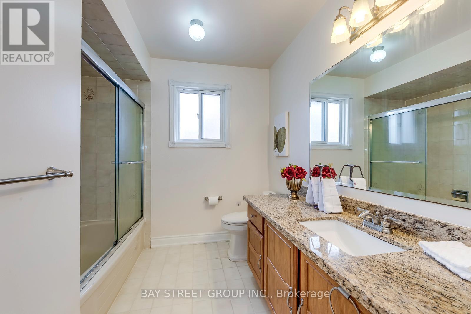 1394 Peartree Circle, Oakville, Ontario  L6M 2J1 - Photo 37 - W12968792