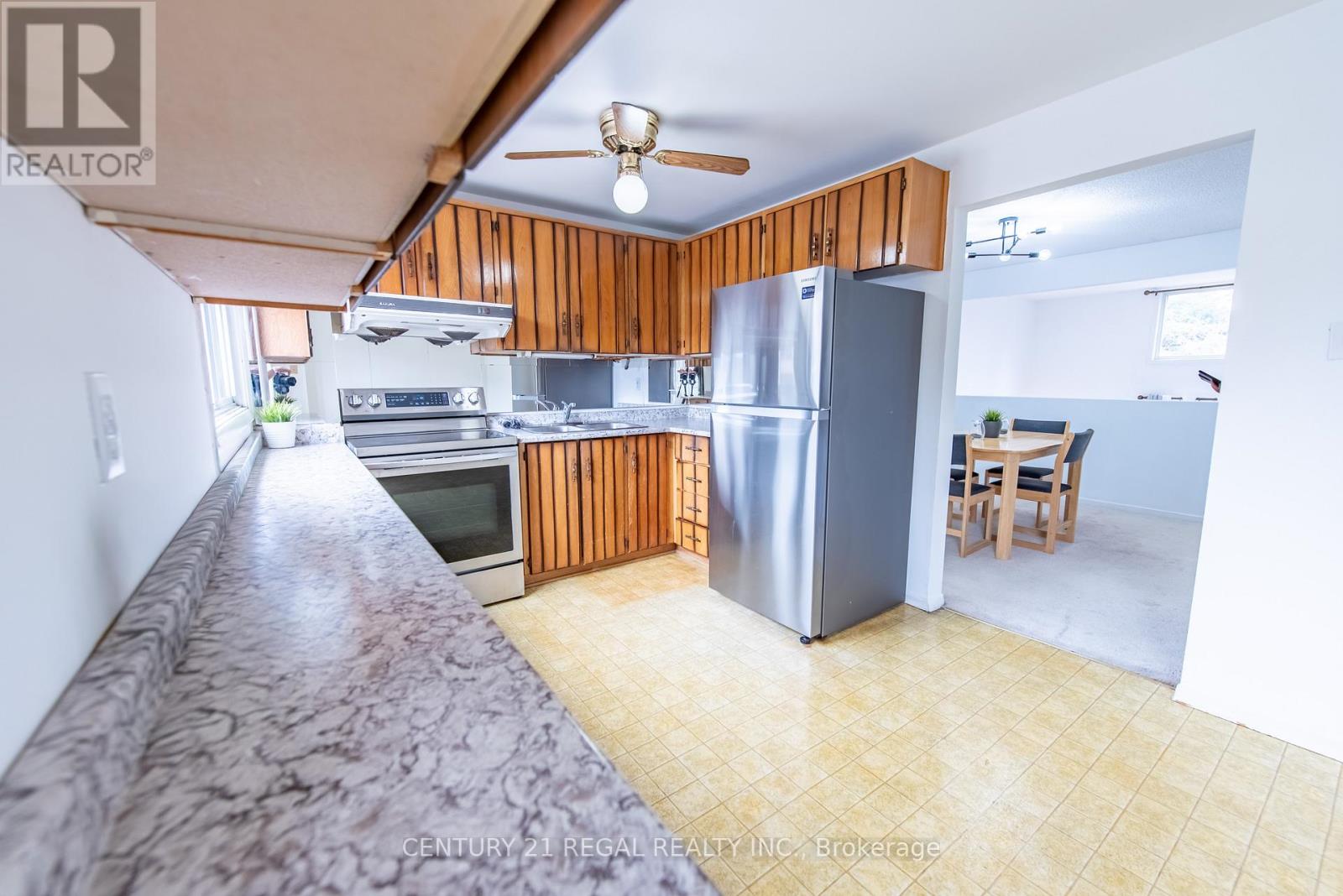 5 - 4 Bradbrook Road, Toronto, Ontario  M8Z 5V3 - Photo 13 - W12968820