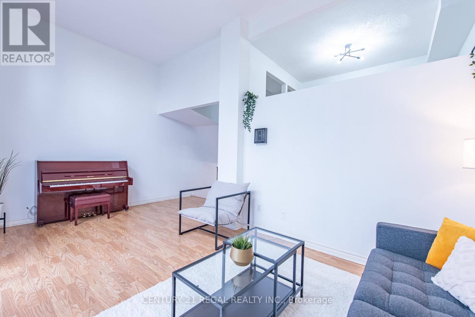 5 - 4 Bradbrook Road, Toronto, Ontario  M8Z 5V3 - Photo 7 - W12968820