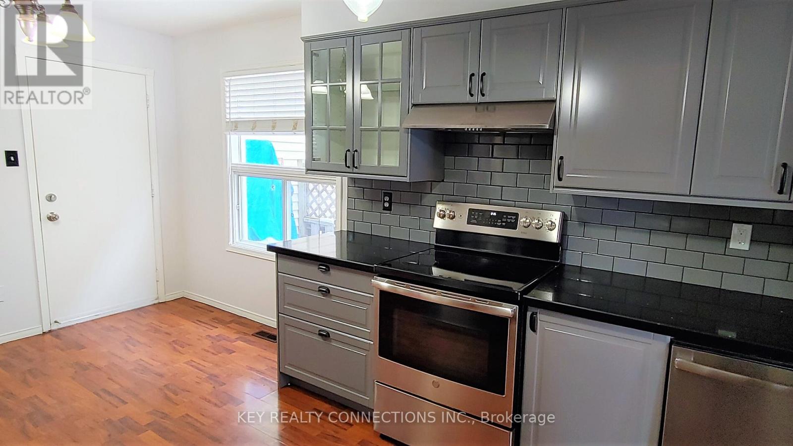 318 Michael Drive, Orangeville, Ontario  L9W 4M5 - Photo 6 - W12968870