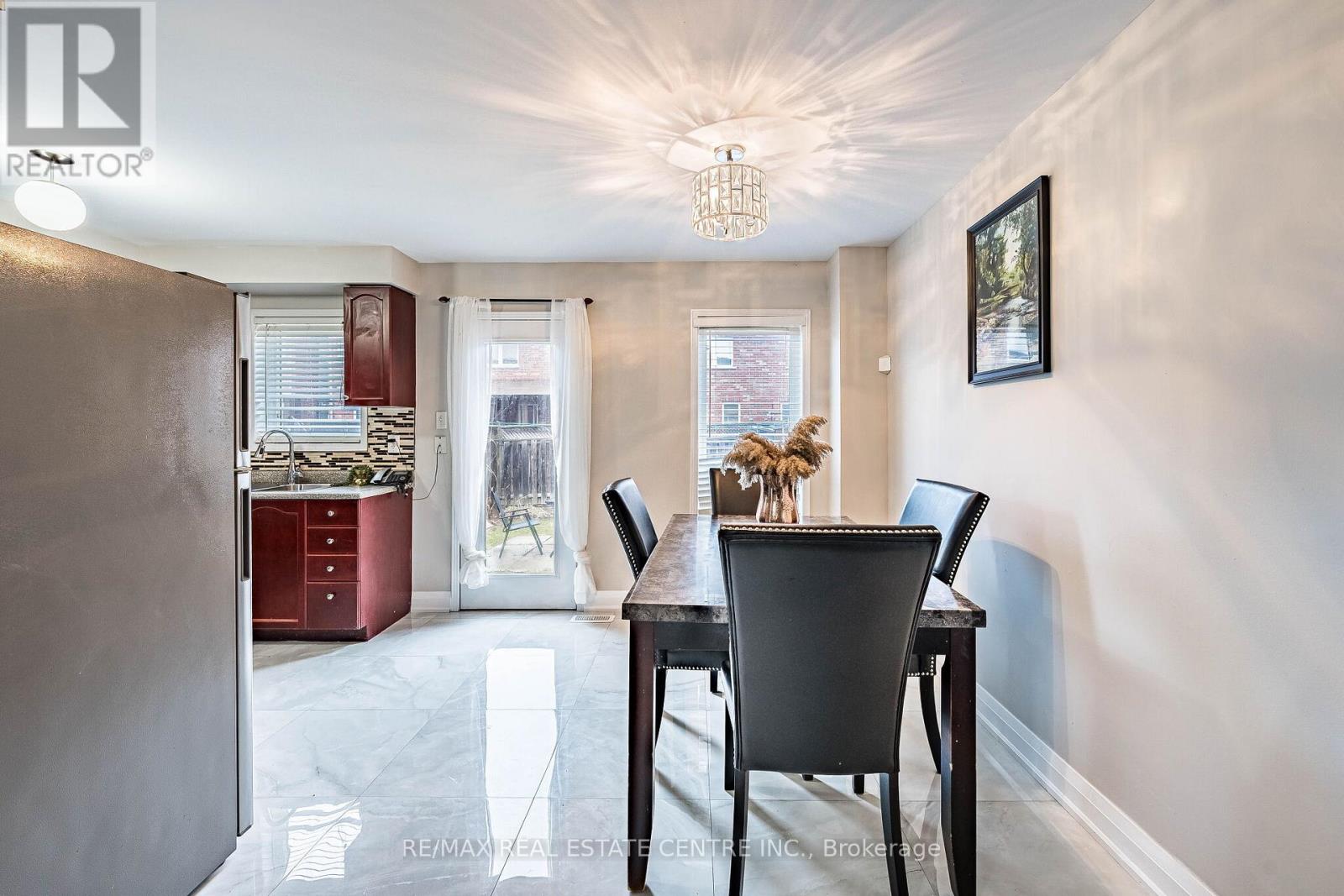 22 Tanasi Road, Brampton, Ontario  L6X 0K4 - Photo 8 - W12968884