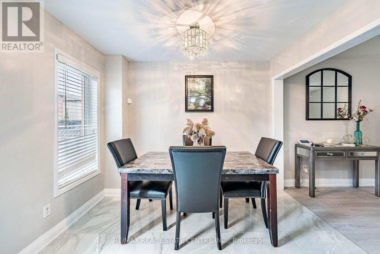 22 Tanasi Road, Brampton, Ontario  L6X 0K4 - Photo 9 - W12968884