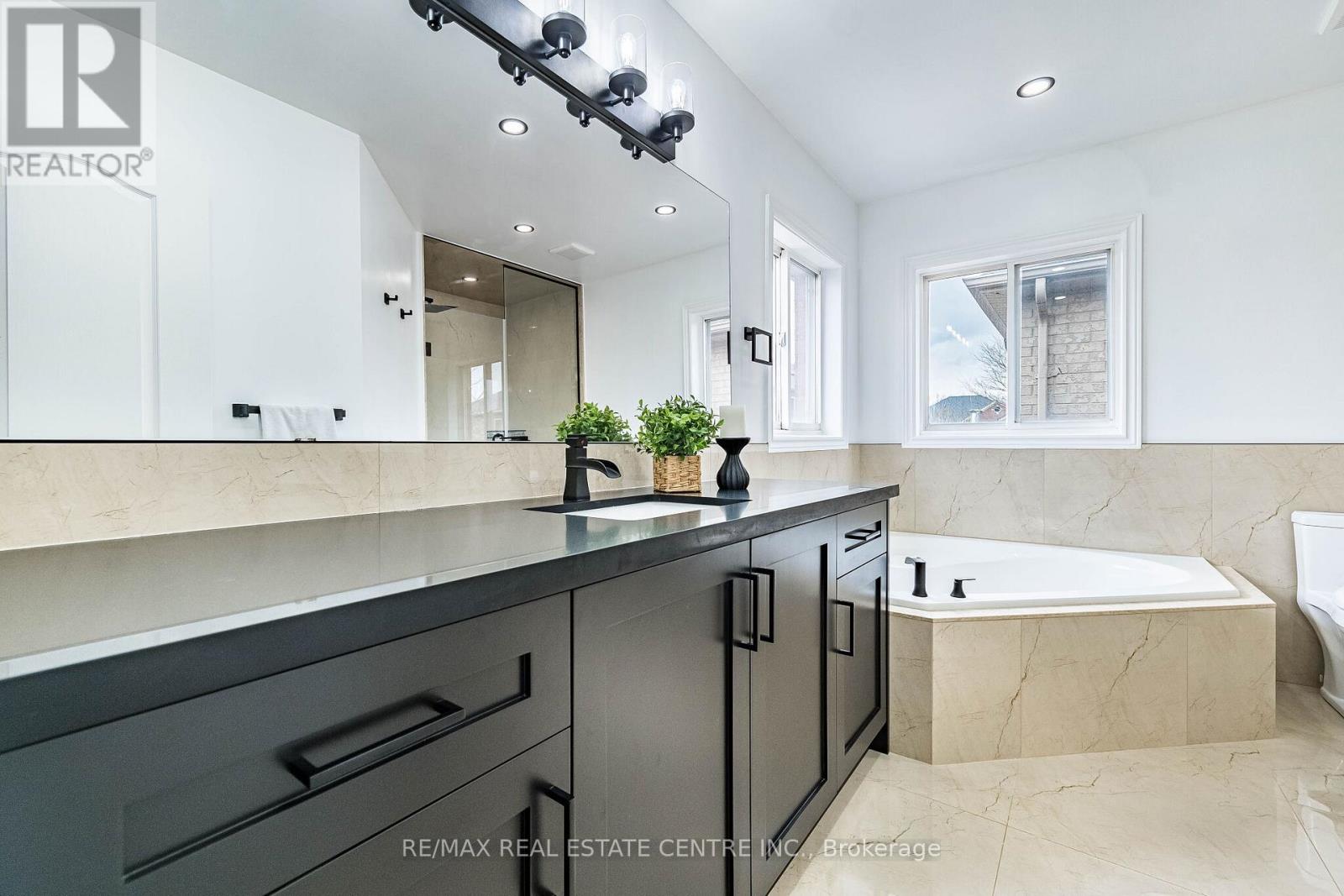 43 Briarcroft Road, Brampton, Ontario  L7A 1X7 - Photo 22 - W12968888