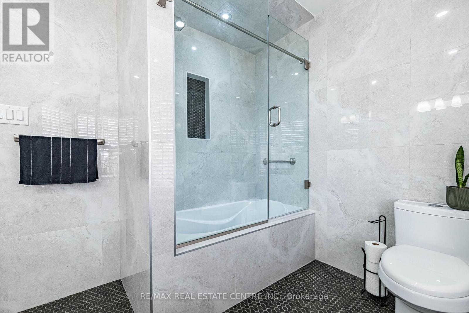 43 Briarcroft Road, Brampton, Ontario  L7A 1X7 - Photo 33 - W12968888