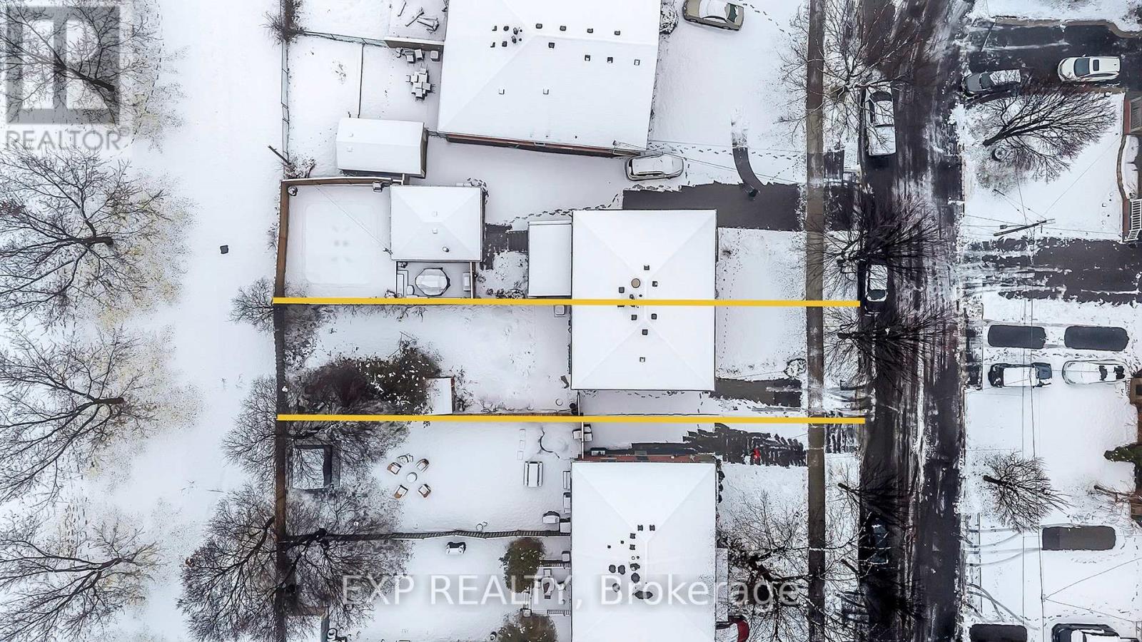 1367 Freeport Drive, Mississauga, Ontario  L5C 1S5 - Photo 3 - W12968900