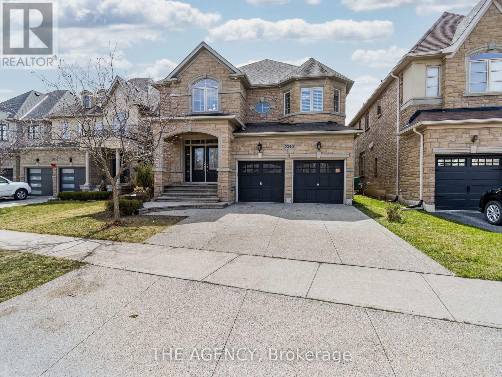 2340 THRUXTON DRIVE, Oakville, Ontario