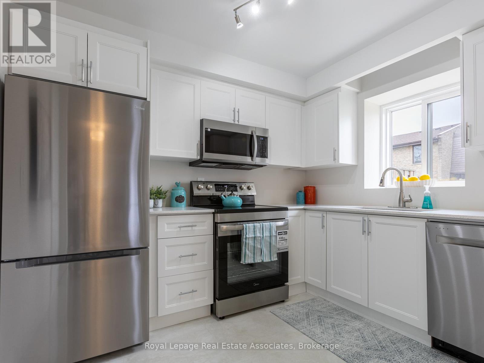 57 - 2605 Woodchester Drive, Mississauga, Ontario  L5K 2E3 - Photo 7 - W12968916