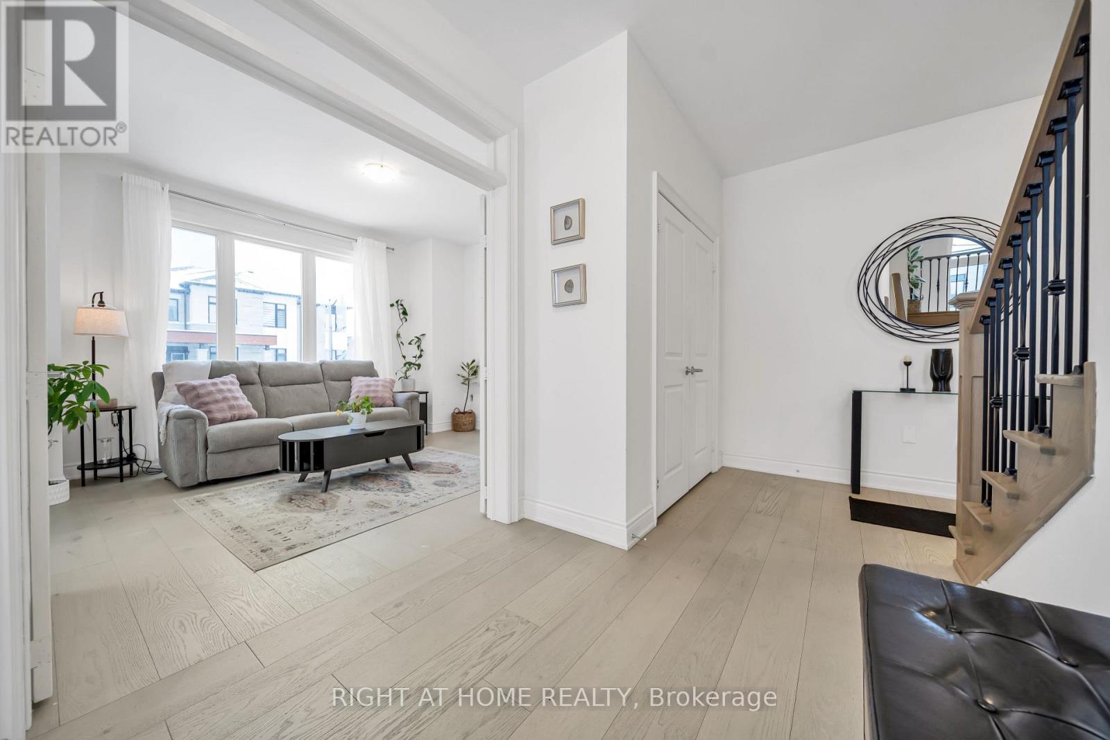 171 Great Falls Boulevard, Hamilton, Ontario  L8B 1Y6 - Photo 4 - X12968788