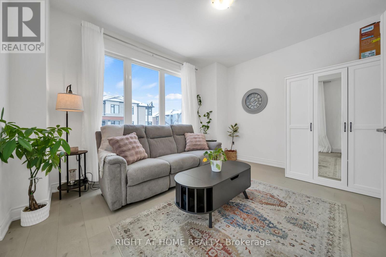 171 Great Falls Boulevard, Hamilton, Ontario  L8B 1Y6 - Photo 5 - X12968788