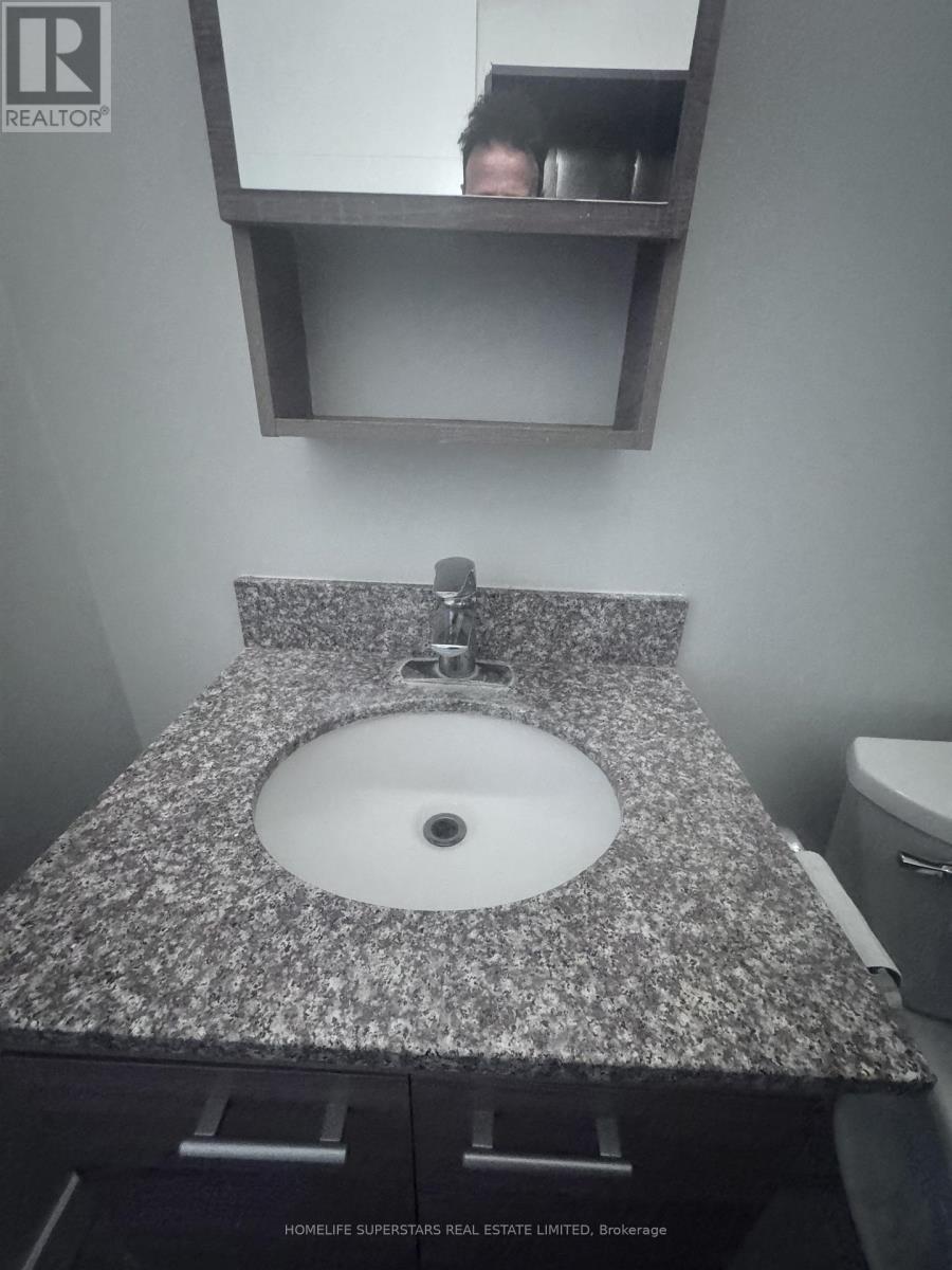 406 - 318 Spruce Street, Waterloo, Ontario  N2L 0E9 - Photo 12 - X12968828