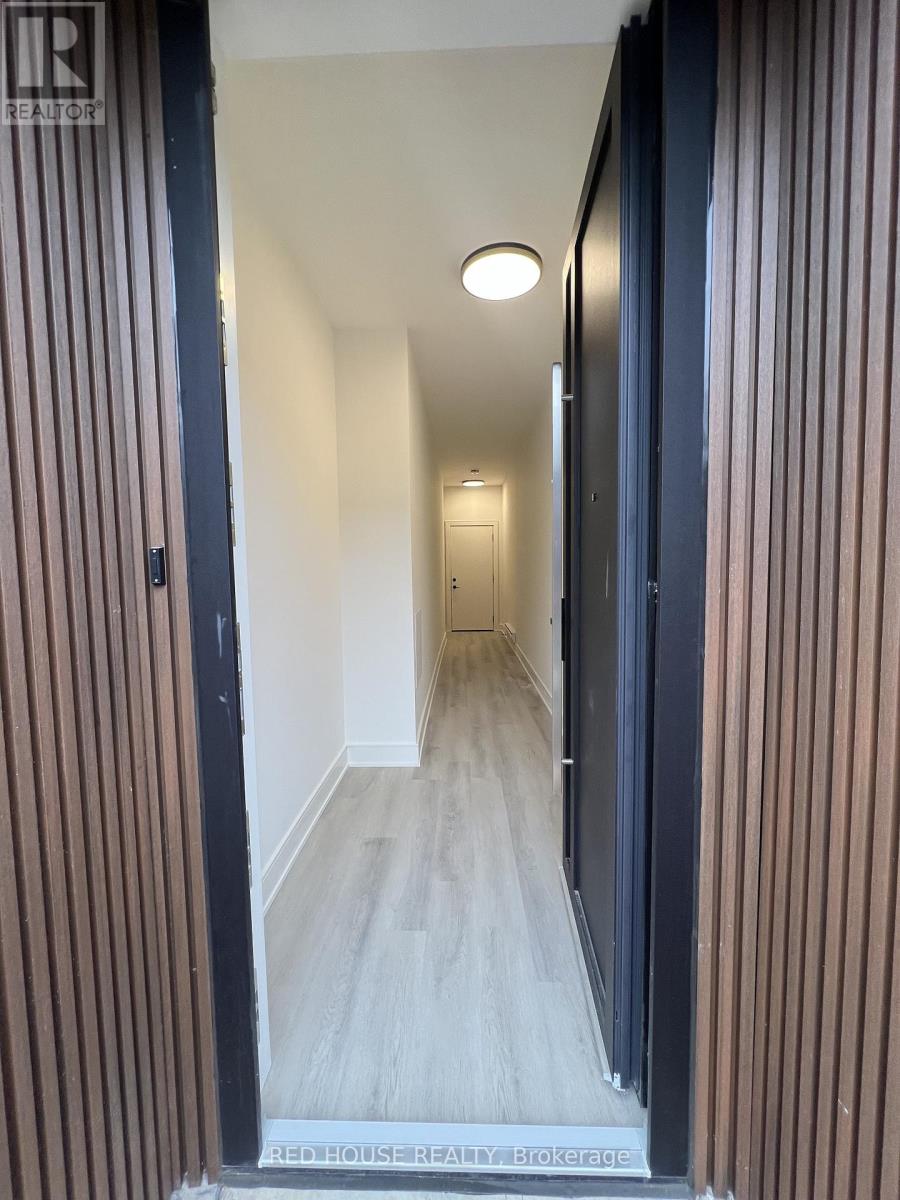 158 Everett Common, St. Catharines, Ontario  L2P 0G7 - Photo 2 - X12968834