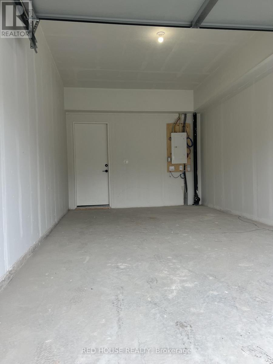 158 Everett Common, St. Catharines, Ontario  L2P 0G7 - Photo 37 - X12968834