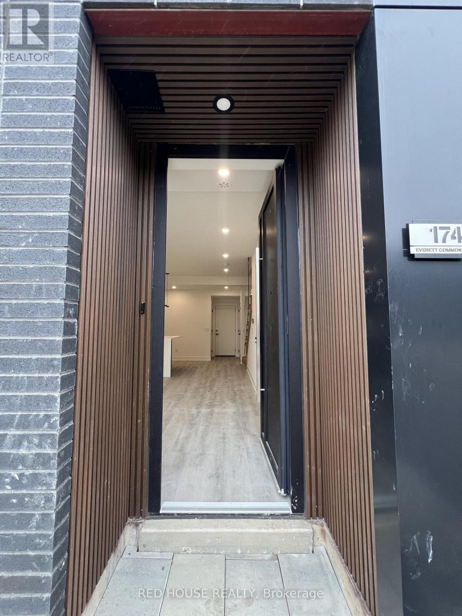 174 Everett Common, St. Catharines, Ontario  L2P 0G7 - Photo 2 - X12968836