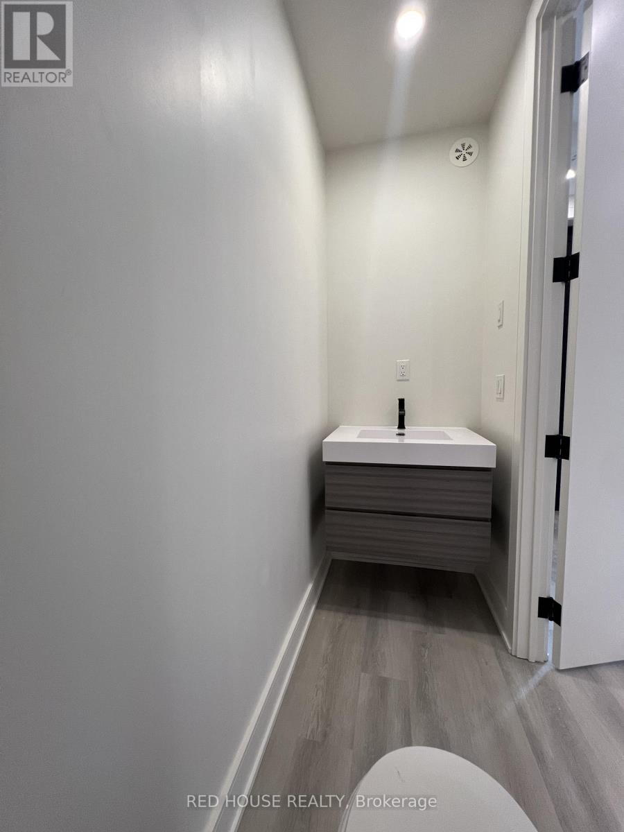 174 Everett Common, St. Catharines, Ontario  L2P 0G7 - Photo 8 - X12968836