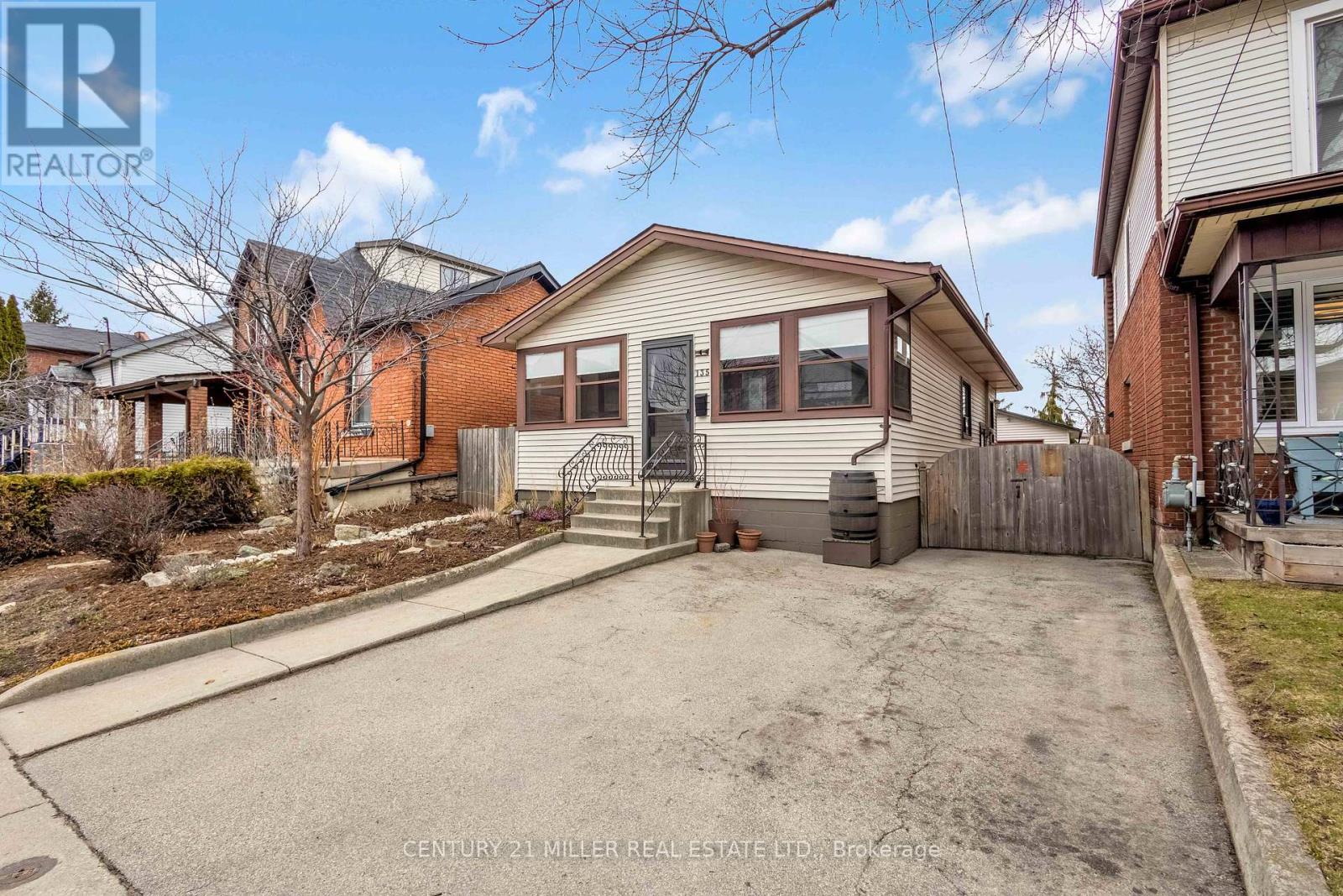 135 Macaulay Street E, Hamilton, Ontario  L8L 3X5 - Photo 2 - X12968868