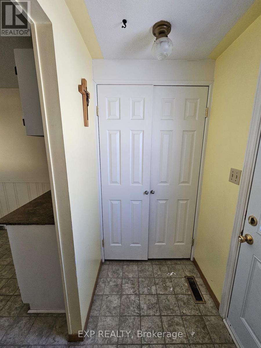 18 Valley Crescent, Elliot Lake, Ontario  P5A 2G6 - Photo 6 - X12968880