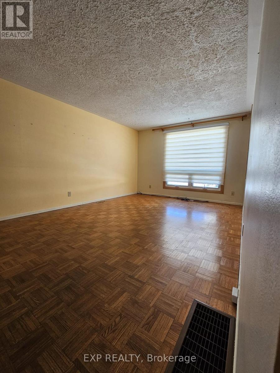 18 Valley Crescent, Elliot Lake, Ontario  P5A 2G6 - Photo 8 - X12968880