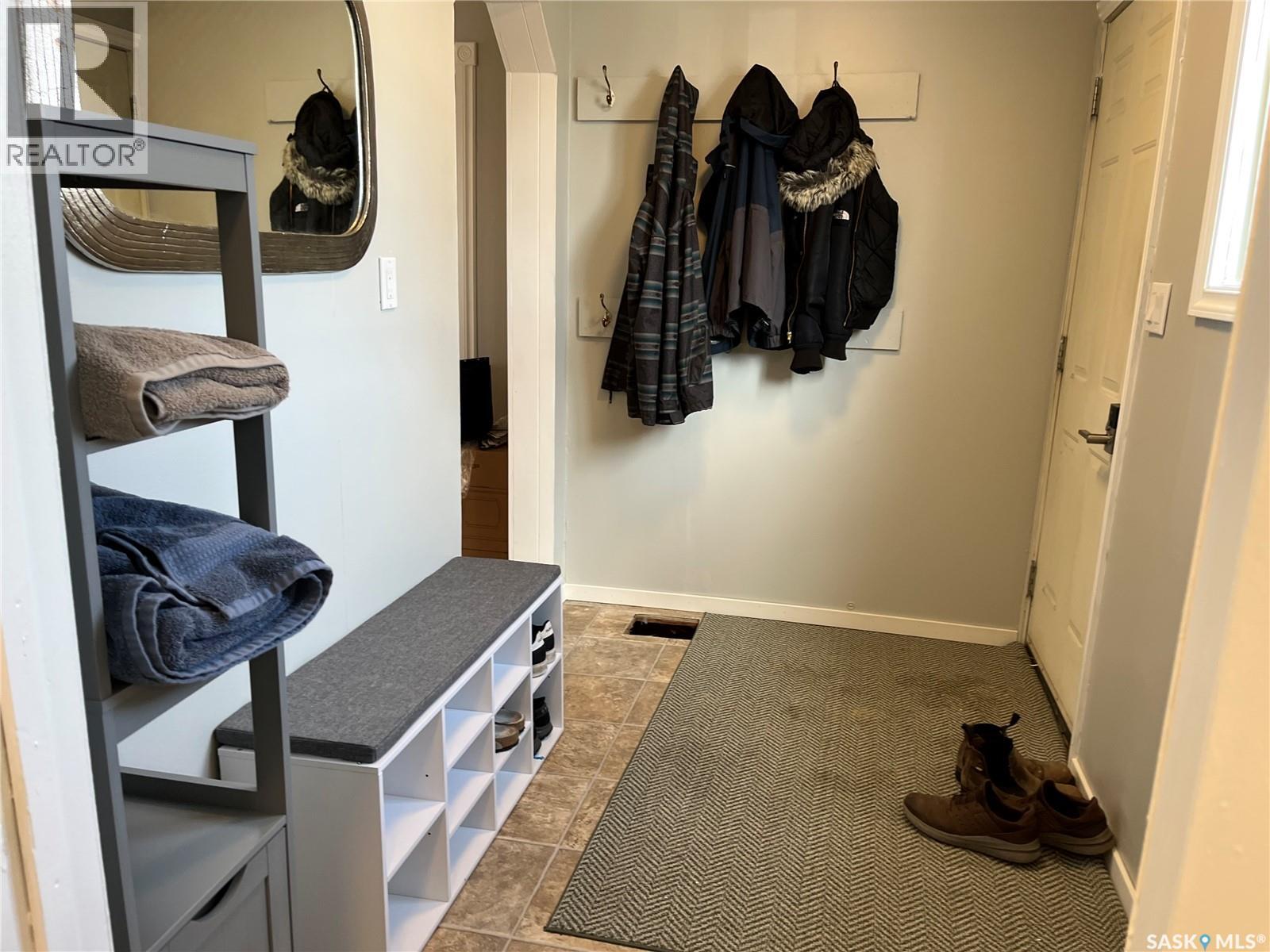 219 1st Avenue, Gravelbourg, Saskatchewan  S0H 1X0 - Photo 15 - SK032276